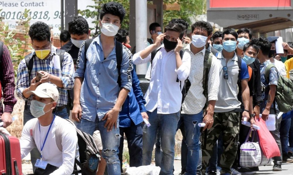 ABVP gives food, masks to stranded student