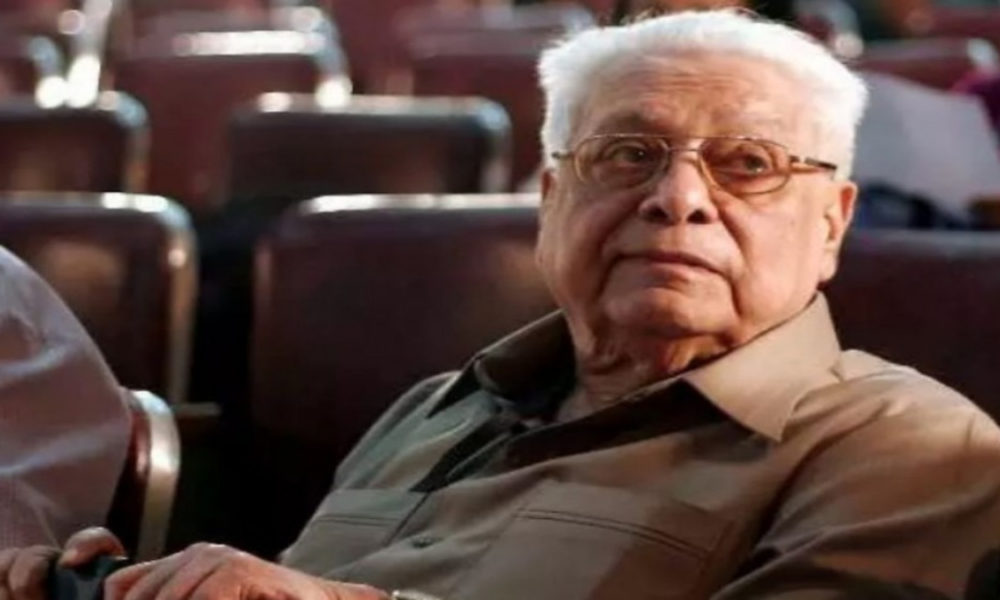 Legendary director Basu Chatterjee passes away at 93