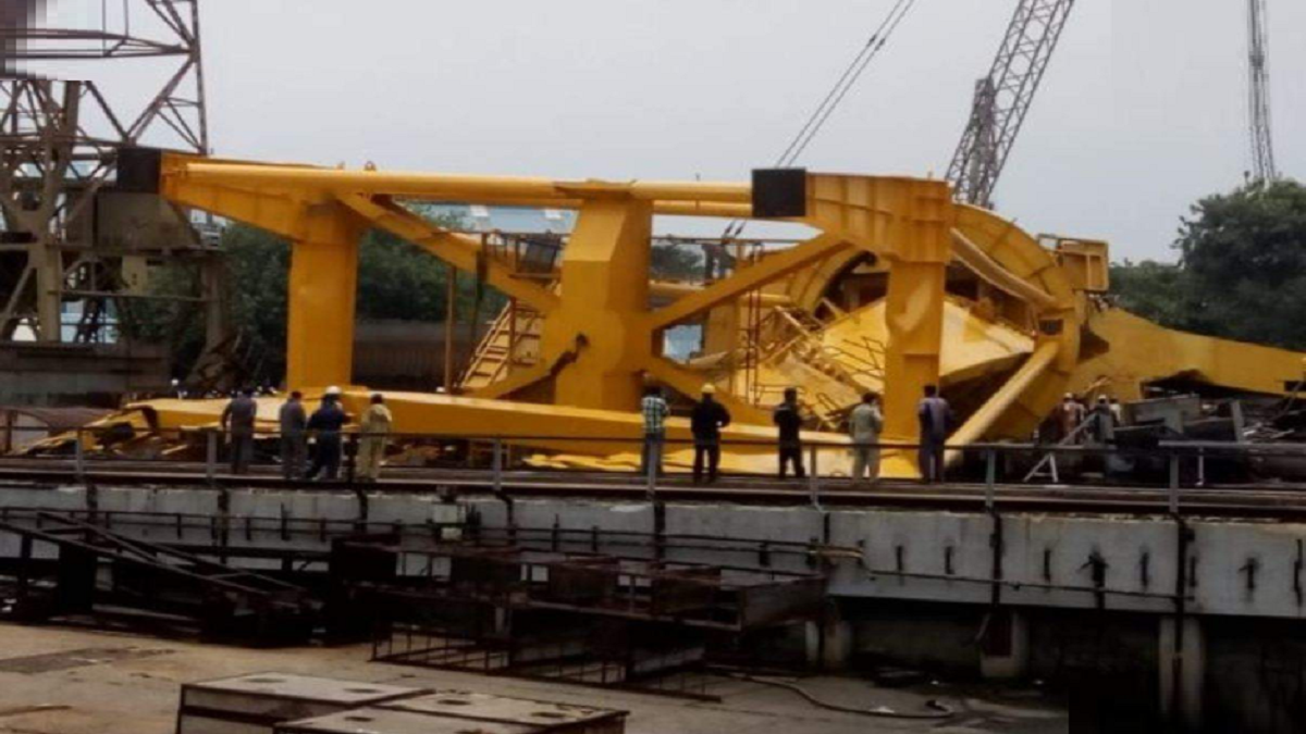 11 dead in Vizag crane crash at Hindustan Shipyard; Defence Minister orders probe