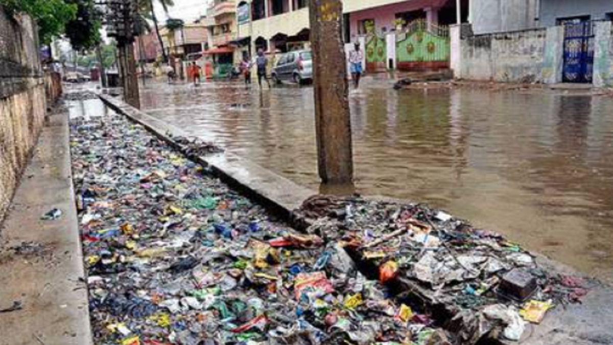 Karnataka: 45-year-old-man washed away in drain while crossing a culvert