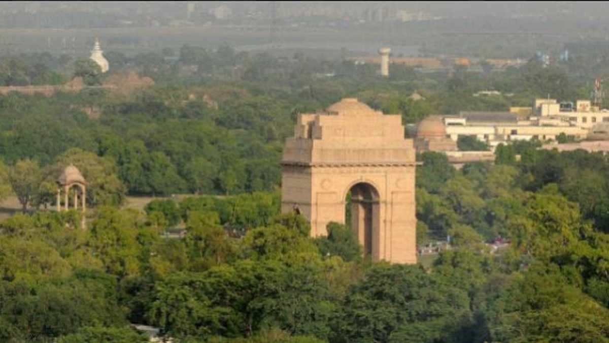 Delhi to witness light rain on Thursday; AQI in moderate category