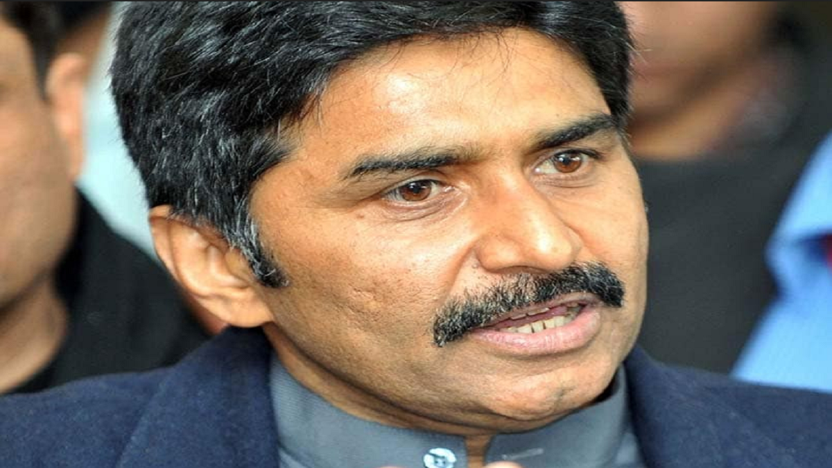 Imran acting like ‘God’, has ruined Pak cricket: Miandad