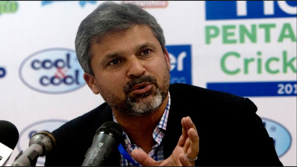 Moin Khan hopes Pakistan play positive cricket against England