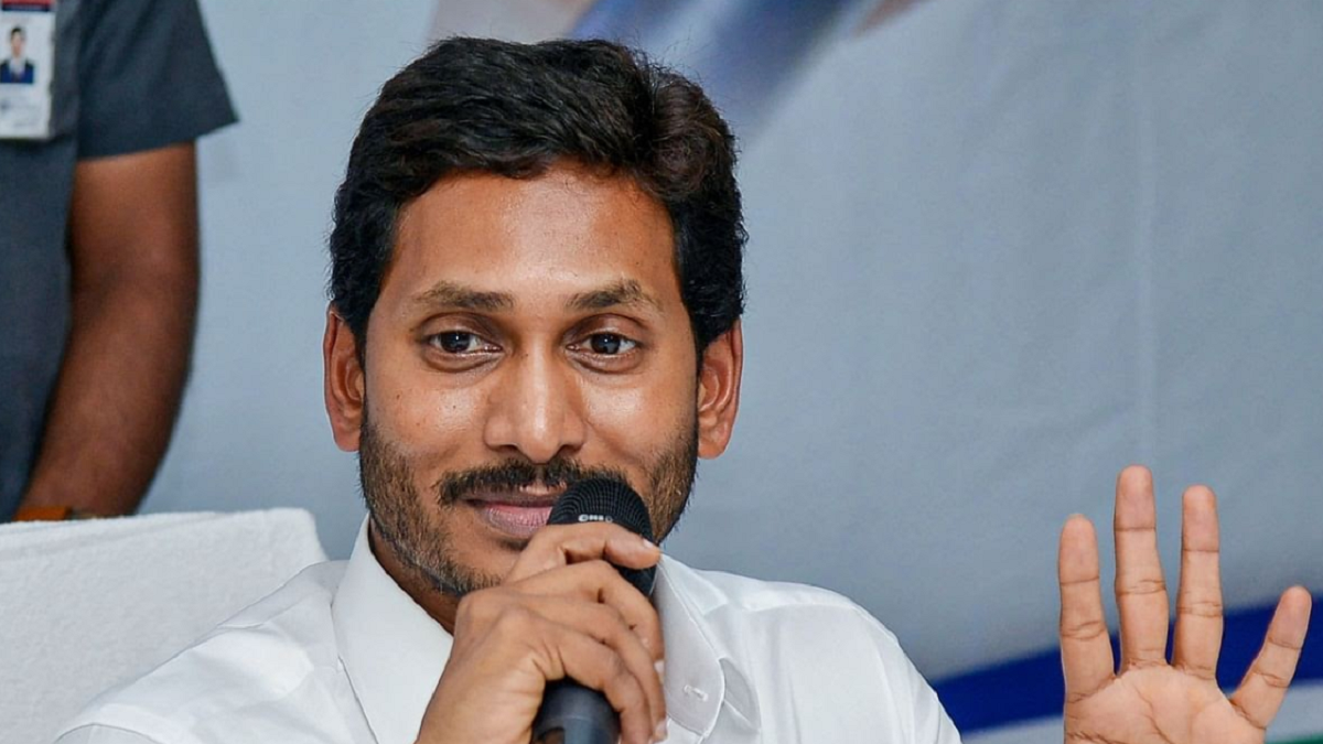 Andhra Pradesh CM YS Jagan Mohan Reddy inaugurates YS Rajasekhar Reddy statue