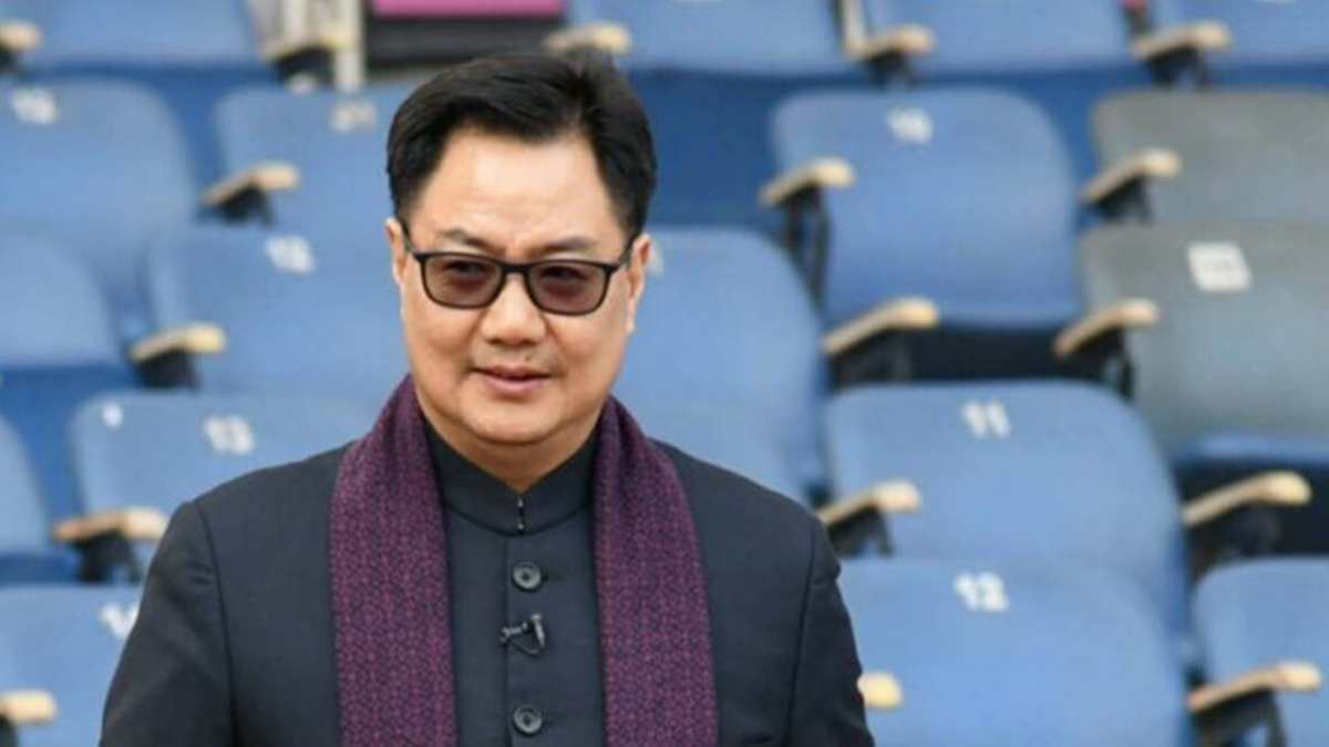 Kiren Rijiju participates in a beach cleaning campaign in Chennai