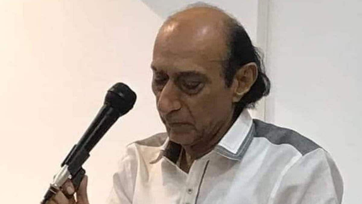 ‘Itni shakti hume dena daata ’ writer passes away