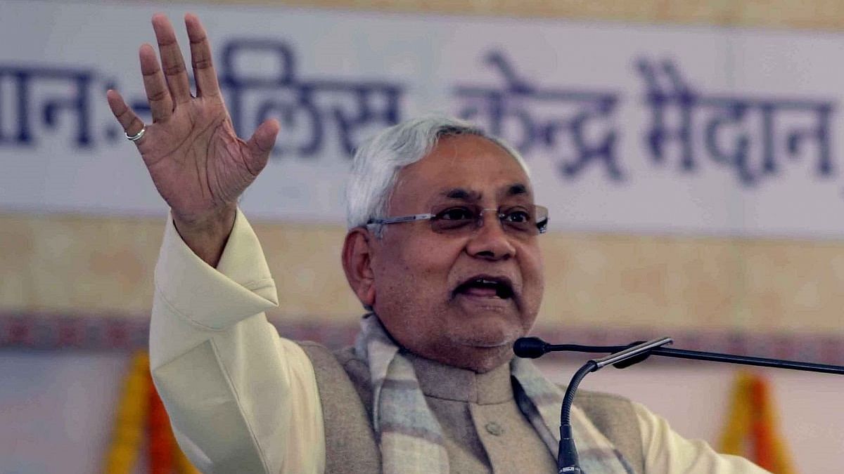 BJP mocks Nitish as MLAs resigns in Manipur