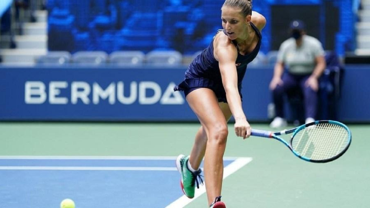 Pliskova reaches second round