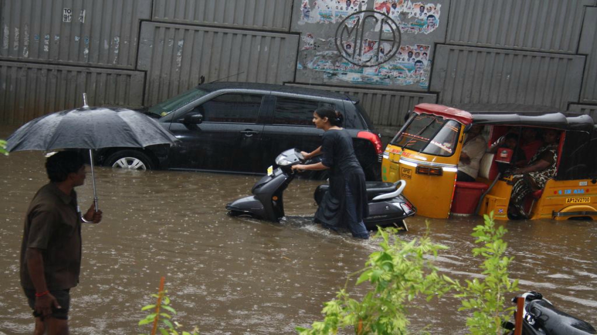 Indore: Waterlogging in several parts after heavy rains; helpline number issued