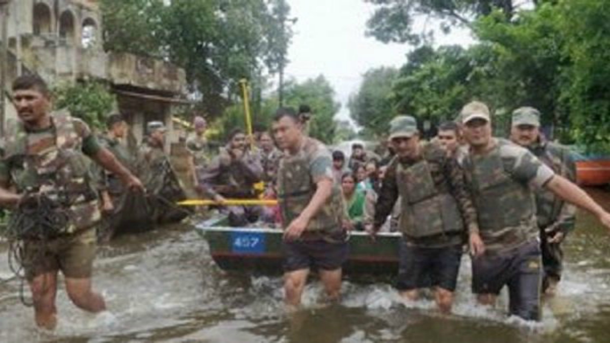 Floods, rains leave trail of destruction in Karnataka, Army pressed into action