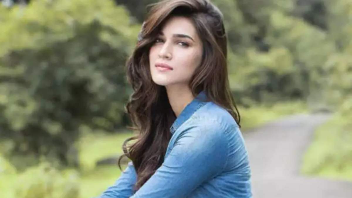 IT’S A SCHEDULE WRAP FOR KRITI SANON FOR ‘BHEDIYA’