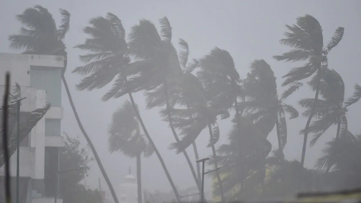 Central Government Releases Advanced Relief Funds for Cyclone-Affected Andhra Pradesh and Tamil Nadu