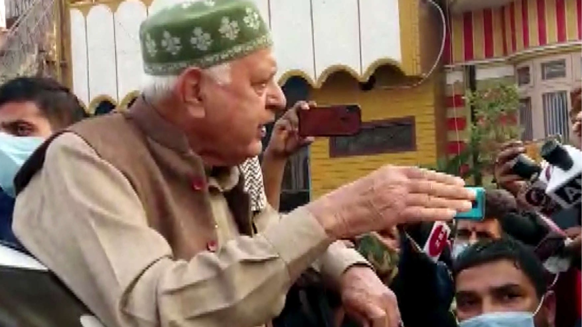 FAROOQ ABDULLAH’S NAME SURFACES IN ROSHNI SCAM, NC CALLS IT FALSE, MALICIOUS ACT