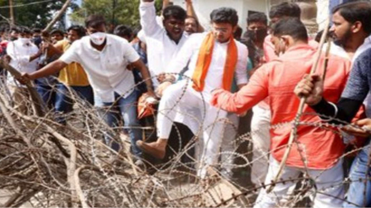 TEJASVI SURYA BREAKS POLICE BARRICADES, ENTERS OSMANIA VARSITY