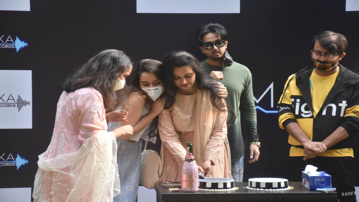 Padmini Kolhapure announces a music label on her birthday