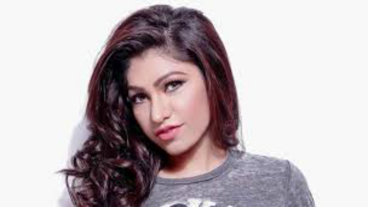 TULSI KUMAR POURS HER SOUL INTO ‘TANHAAI’