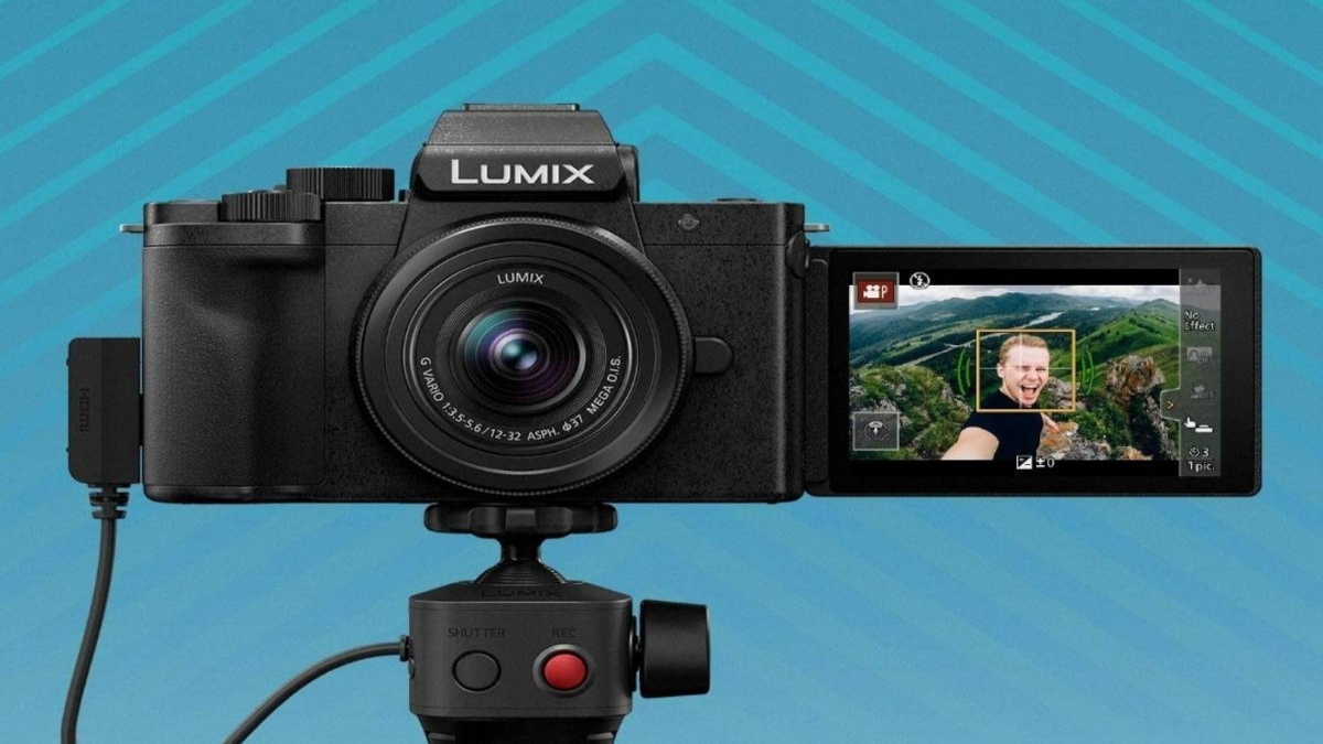 PANASONIC LAUNCHES MIRRORLESS CAMERA FOR CONTENT CREATORS