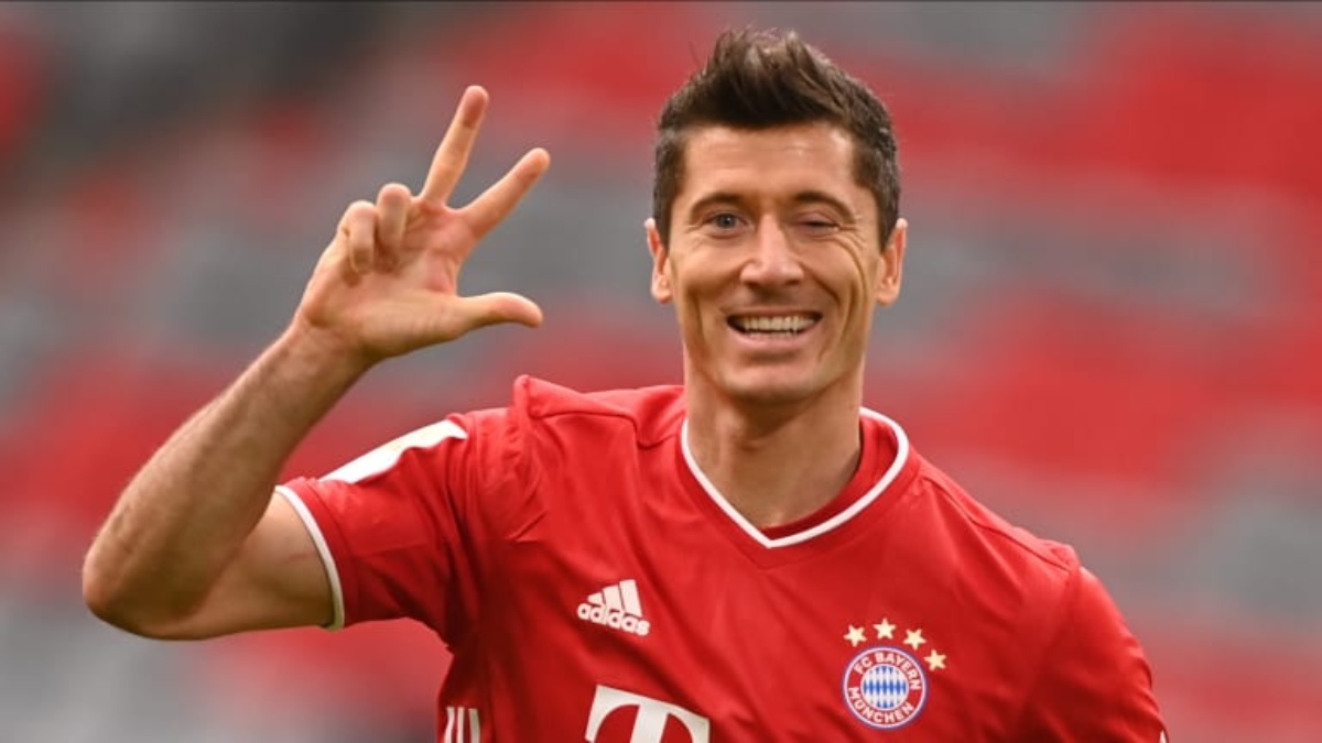 WILL LEWANDOWSKI’S BRILLIANCE END THE ERA OF RONALDO-MESSI DOMINANCE?