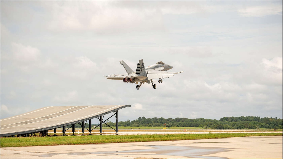 BOEING SUPER HORNET SHOWS SKI-JUMP CAPABILITY FOR INDIAN AIRCRAFT CARRIERS