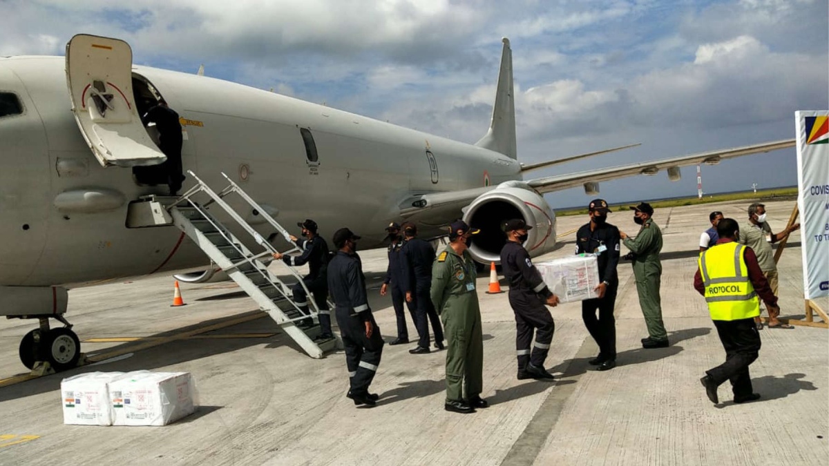 INDIAN NAVY’S P8I AIRCRAFT DELIVERS CORONAVIRUS VACCINE DOSES TO SEYCHELLES AND MAURITIUS