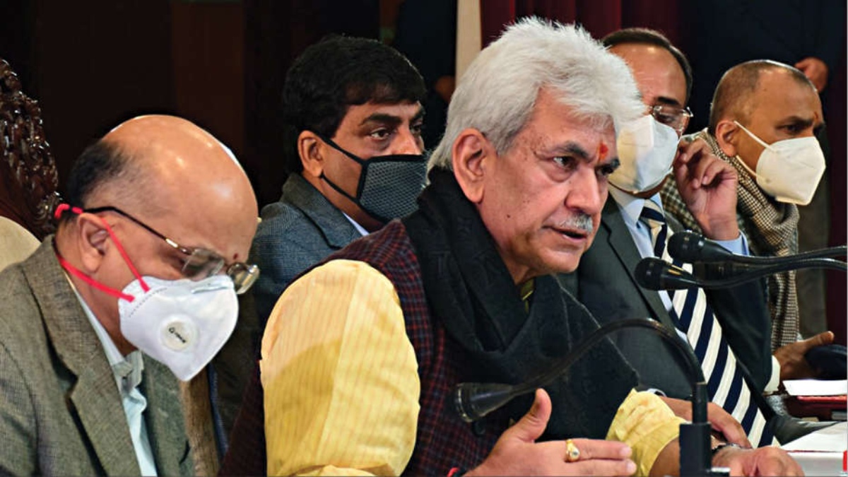 4 EMINENT KASHMIRIS FILE PETITION WITH LG SINHA, SEEK JUDICIAL PROBE IN HYDERPORA ENCOUNTER