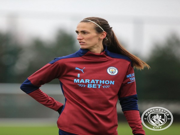 Manchester City women’s Jill Scott joins Everton on loan