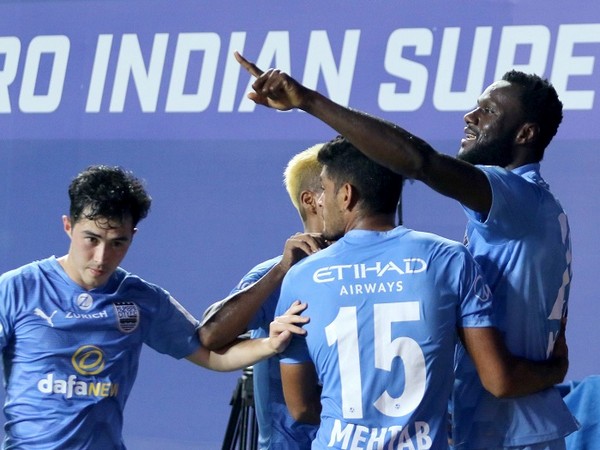 ISL 7: Mumbai survive spirited surge by SC East Bengal to win hard-fought three points