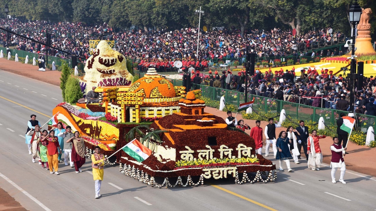 300 REPUBLIC DAY ARTISTES RESCUED AFTER BEING STRANDED AT RED FORT