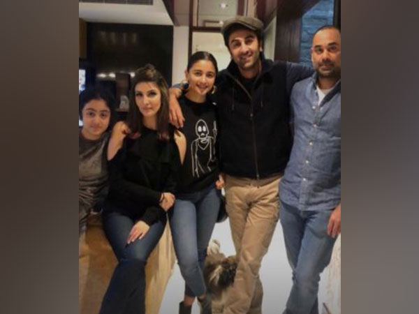 Alia Bhatt spends time with beau Ranbir Kapoor’s sister in Delhi