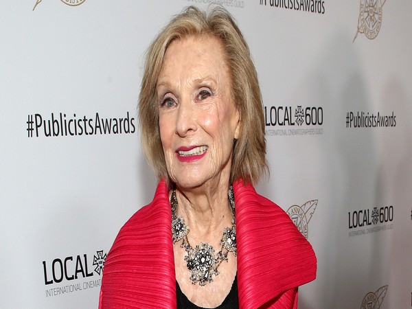 Oscar and Emmy-winning actor Cloris Leachman passes away at 94