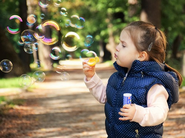 Study suggests optimistic pupils with ‘happy childhood memories’ have lower drink, drug risk