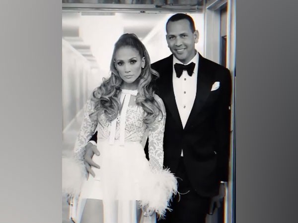 Jennifer Lopez enjoys date night with Alex Rodriguez at Super Bowl 2021