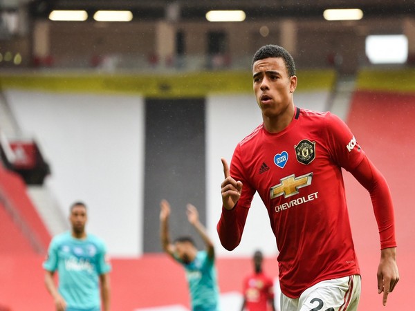 Mason Greenwood signs new contract with Man Utd