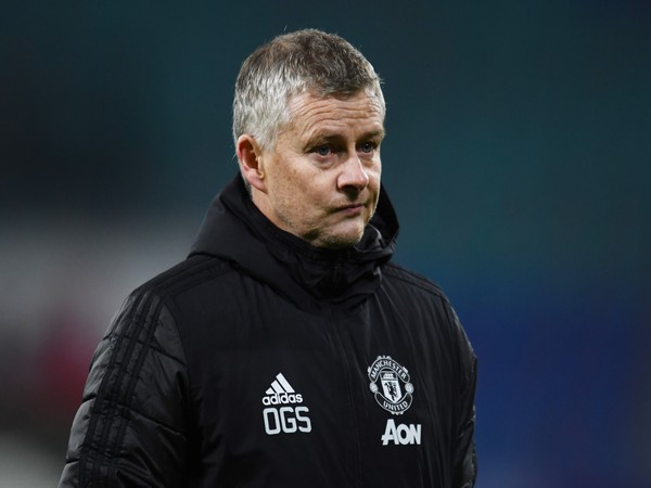 Solskjaer defends van de Beek for performance in FA Cup quarters