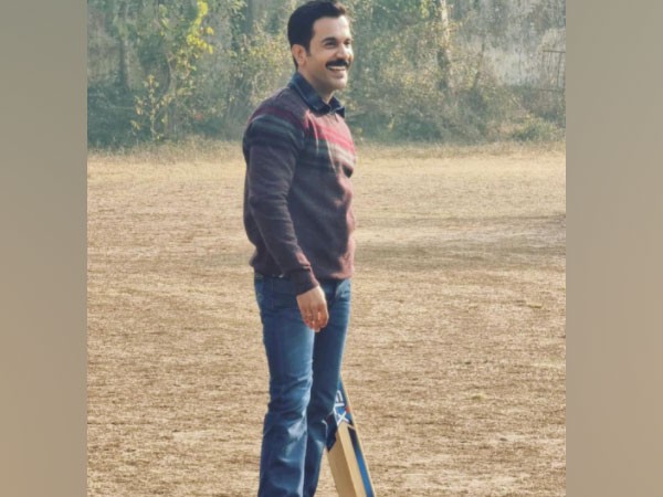 Rajkummar Rao enjoys a game of cricket on sets of ‘Badhaai Do’