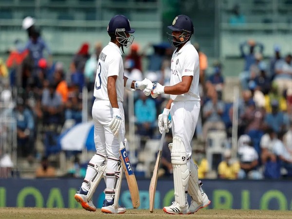 Ind vs Eng, 2nd Test: Rohit, Rahane hold fort to settle hosts’ nerves