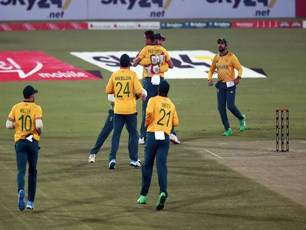 Pak vs SA: Dwaine Pretorius’ record five-wicket haul helps Proteas level series 1-1