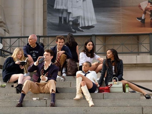 ‘Gossip Girl’ cast opens up about reboot, explains it’s ‘completely different’ from original