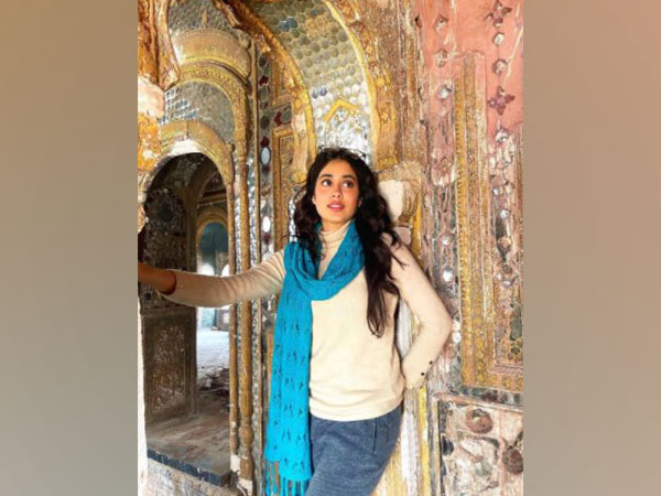 Janhvi Kapoor channels love for India in latest post