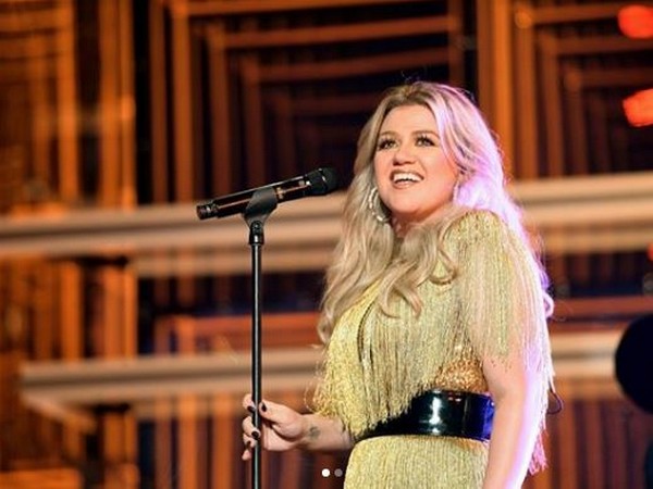 Kelly Clarkson details ideal date with herself