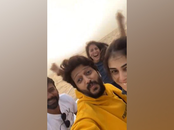 Riteish, Genelia wake up fans with quirky dance video on yatch: ‘Jago Subah Ho Gayi’