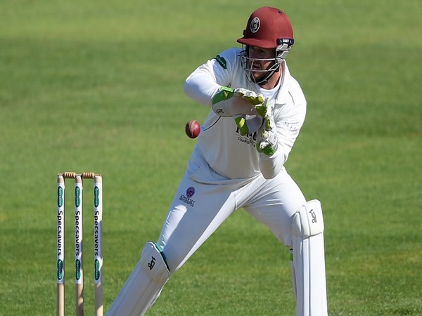 England batsman Steve Davies extends contract with Somerset until 2022