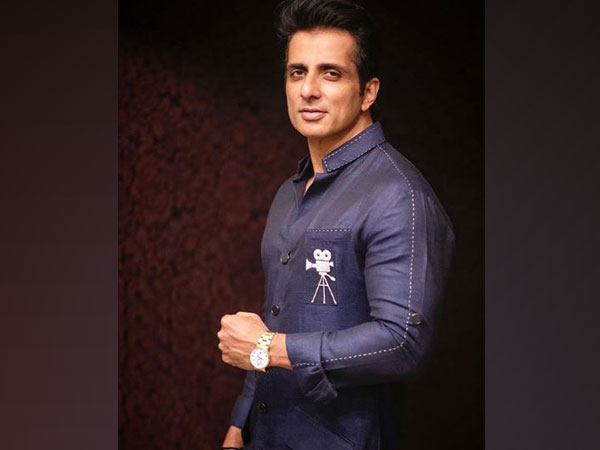 Sonu Sood helps Jhansi villagers, promises to tackle water scarcity by installing handpumps