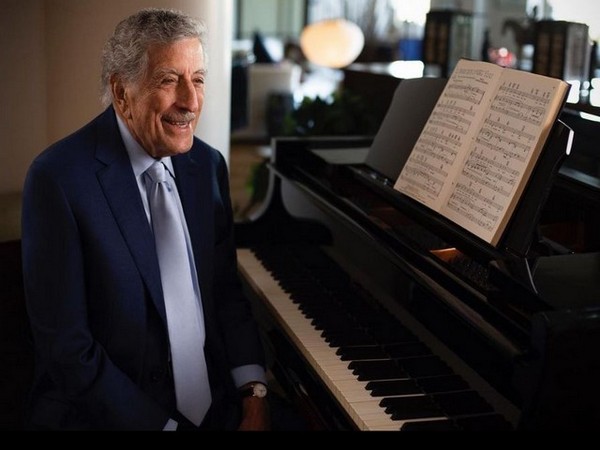 Tony Bennett practices performing even amid Alzheimer’s battle