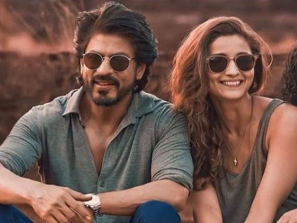 Shah Rukh Khan praises his ‘little one’ Alia Bhatt for ‘Gangubai Kathiawadi’