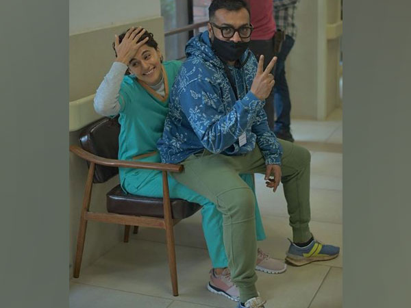 Taapsee Pannu shares BTS picture from sets of ‘Dobaaraa’