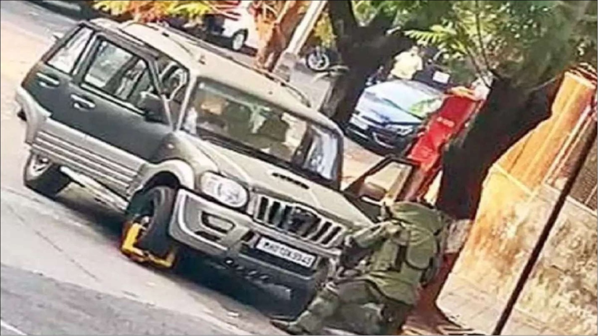 SUV OWNER DEATH CASE: MUMBAI COP REMOVED FROM CRIME BRANCH