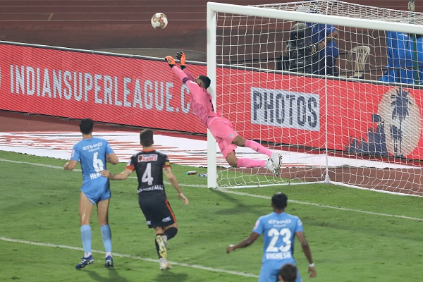 ISL 7: Mumbai City FC win battle of nerves to pip Goa to historic final