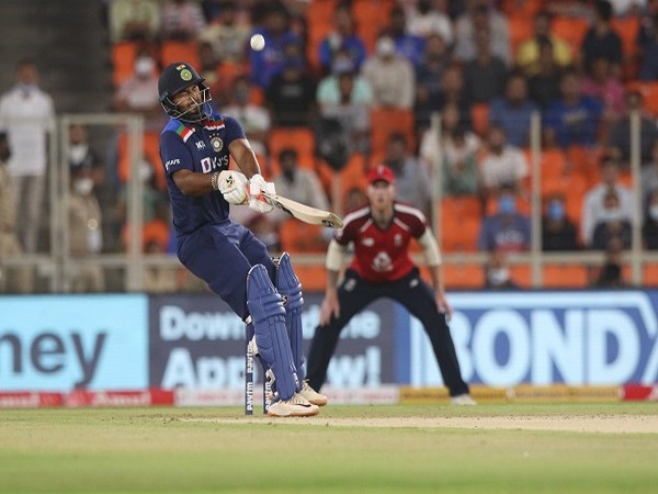 Pant’s reverse-flick was outrageous shot: Maharoof