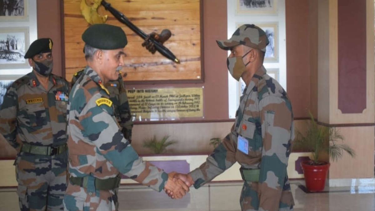 Southern Army Commander visits Jaisalmer Military Station